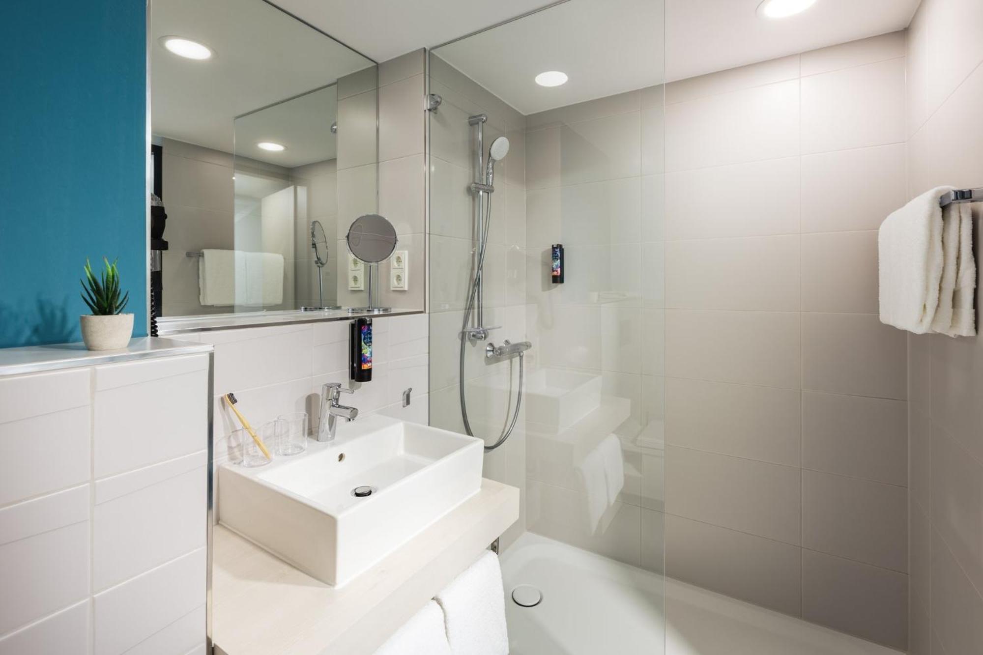 Holiday Inn - The Niu, Seven Dusseldorf Ost By Ihg エクステリア 写真